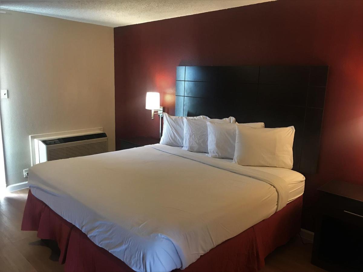Red Roof Inn & Suites San Angelo Bagian luar foto