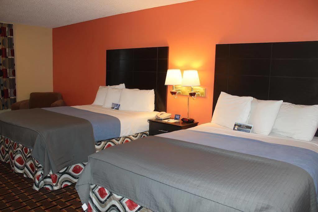 Red Roof Inn & Suites San Angelo Bagian luar foto